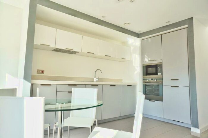 1 Bedroom Apartment To Rent In Apt . :: Ice Plant, M4
