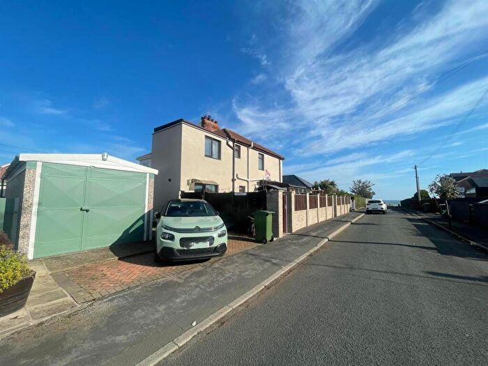 3 Bedroom Semi-Detached House For Sale In Belvedere Park, Hornsea, HU18