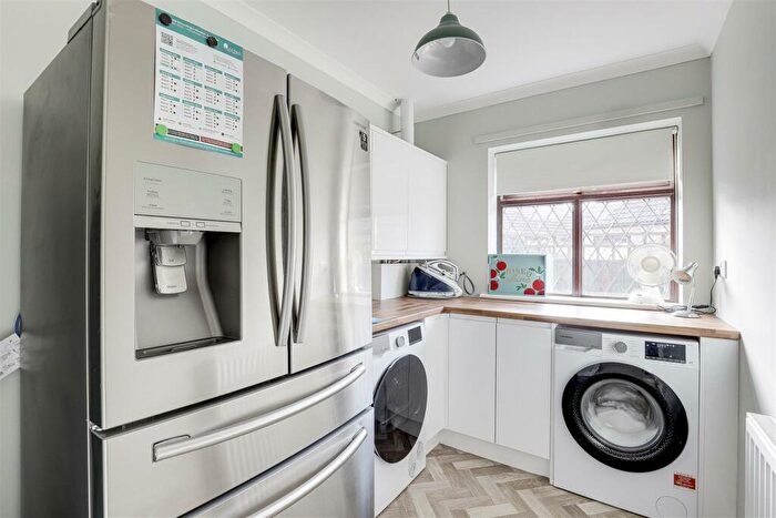 2 Bedroom Detached Bungalow For Sale In The Green, Huthwaite, Sutton-In-Ashfield, Nottinghamshire, NG17