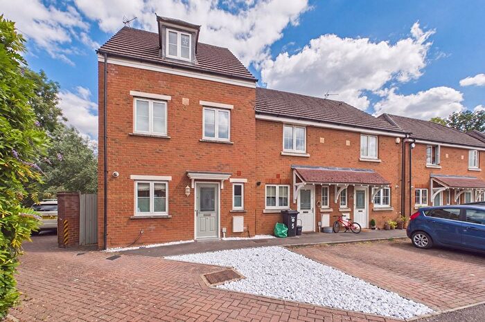 3 Bedroom Detached House For Sale In Barley Gardens, Winnersh, Wokingham, Berkshire, RG41