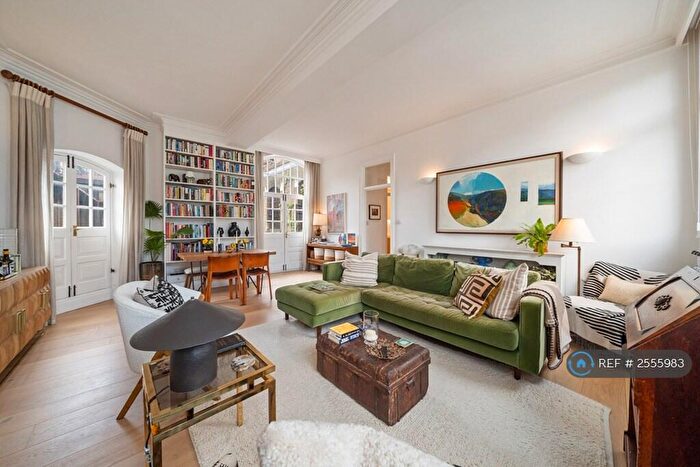 2 Bedroom Flat To Rent In Warriner Gardens, London, SW11