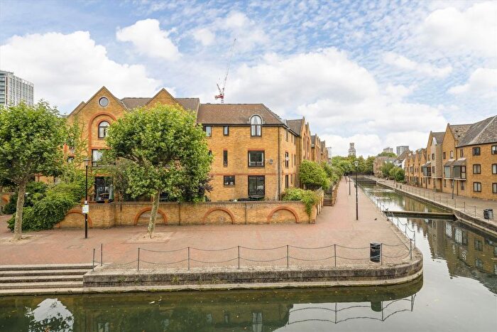 3 Bedroom Property To Rent In Fowey Close, Wapping, E1W