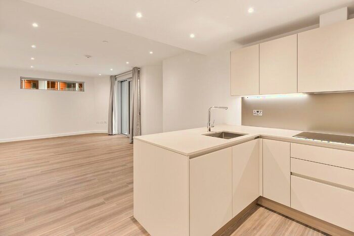 Studio To Rent In Nine Elms Lane, London, SW11