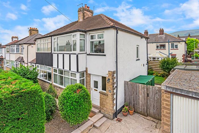 3 Bedroom Semi-Detached House For Sale In Leeds Road, Ilkley, LS29