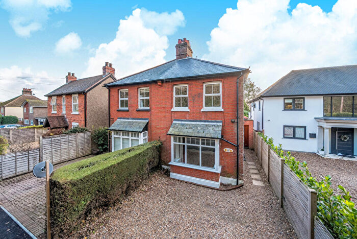 3 Bedroom Semi Detached House For Sale In Saunders Lane, Woking, GU22