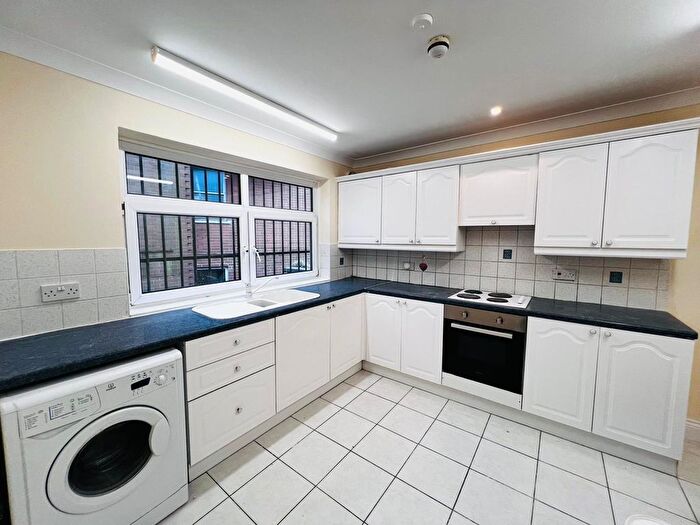 3 Bedroom Flat To Rent In Terminus Road, Eastbourne, BN21