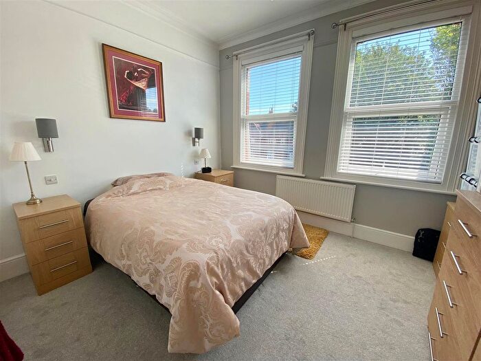 1 Bedroom Flat For Sale In Grassington Road, Eastbourne, BN20