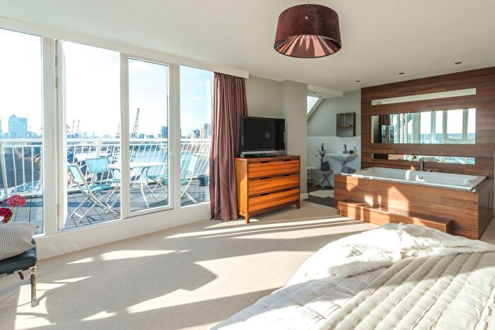 2 Bedroom Flat For Sale In Eastern Quay, Rayleigh Road, Royal Docks London, E16