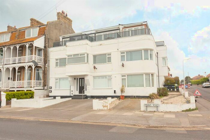 2 Bedroom Penthouse To Rent In Minnis Road, Birchington, CT7