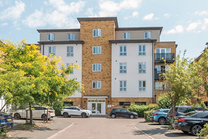1 Bedroom Flat For Sale In Headingley Drive, Beckenham, BR3