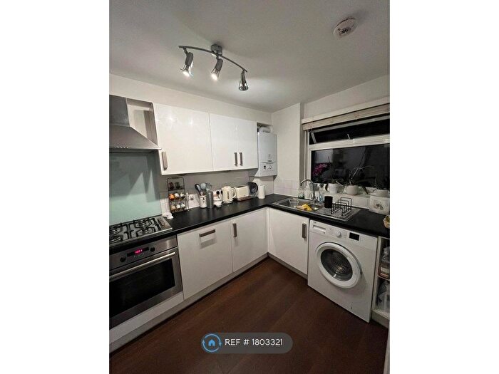 1 Bedroom Flat To Rent In Wycombe Court, London, SE3