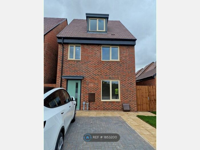 4 Bedroom Detached House To Rent In Purssell Road, Weston Turville, Aylesbury, HP22