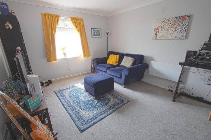 1 Bedroom Maisonette For Sale In Selworthy Close, Billericay, CM11