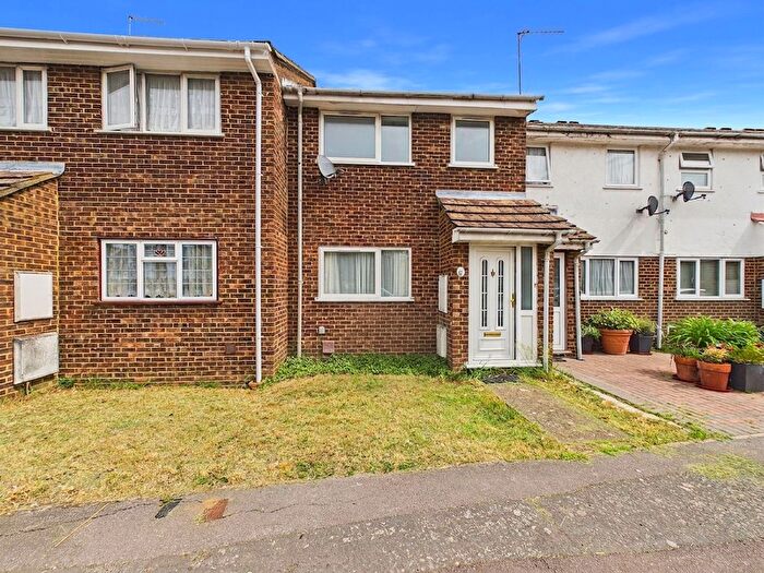 3 Bedroom Terraced House For Sale In Hazelmere Road, Northolt, UB5