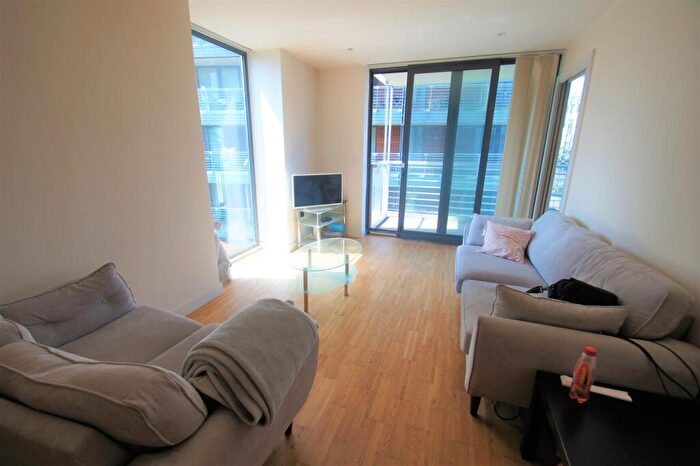 2 Bedroom Apartment For Sale In St George's Island, Castlefield, Manchester, M15