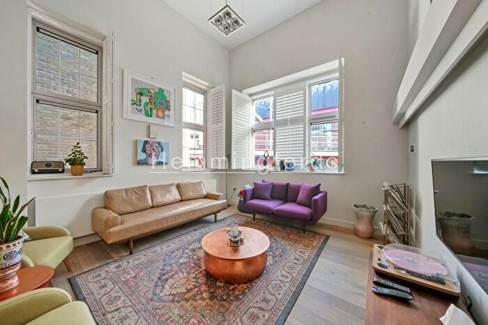 3 Bedroom Apartment For Sale In Piano Lane, Stoke Newington, N16