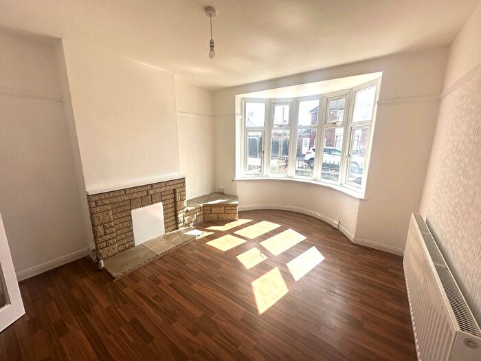 3 Bedroom Semi Detached House To Rent In Neal Avenue, Leicester, LE3
