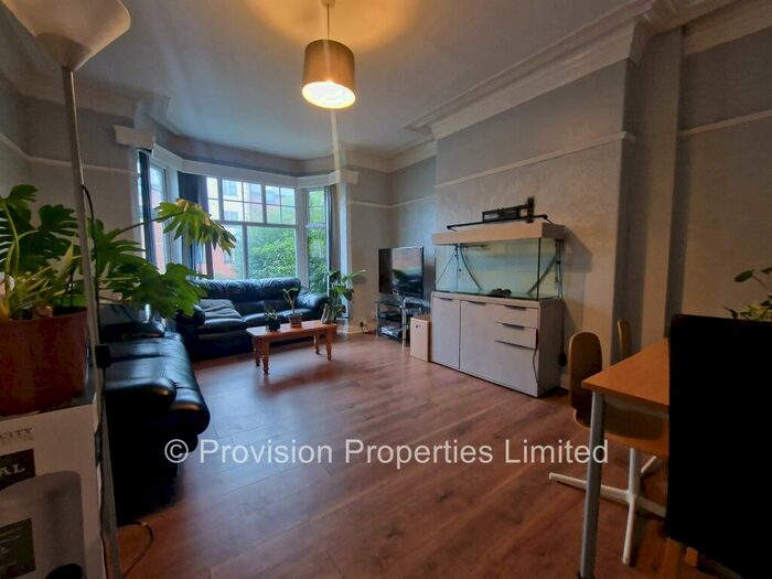 8 Bedroom Terraced House To Rent In Kirkstall Lane, Headingley, Leeds, LS6
