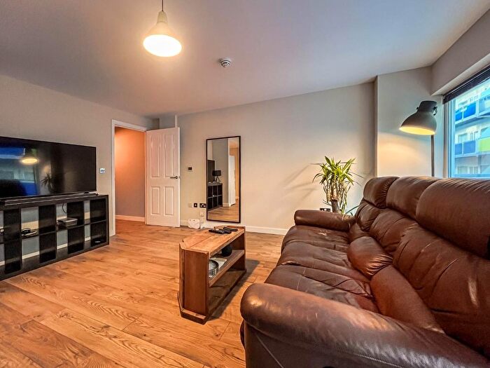 2 Bedroom Flat To Rent In Concord Street, Leeds, LS2