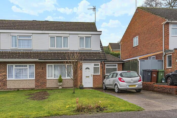3 Bedroom Semi-Detached House To Rent In Bagshot, Surrey, GU19