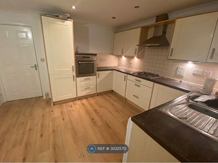 4 Bedroom Terraced House To Rent In Paignton Close, Romford, RM3