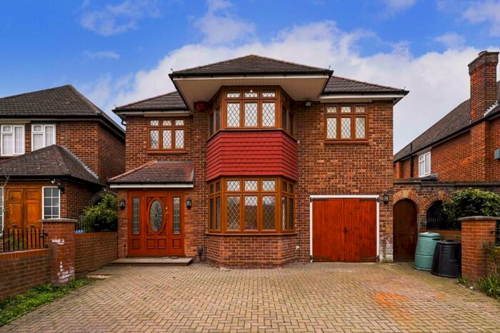 5 Bedroom House To Rent In Salmon Street, The Hyde, NW9
