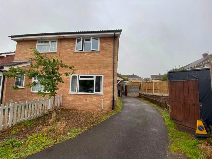 2 Bedroom Semi-Detached House To Rent In Bramley Close, Pill, Bristol, BS20