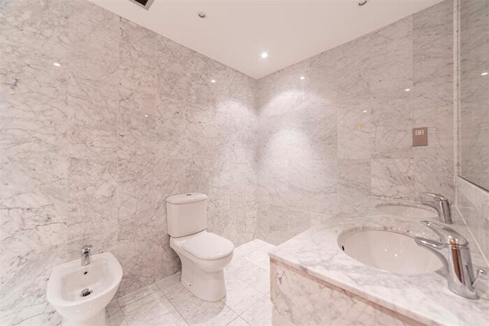 2 Bedroom Apartment To Rent In £pppw - Murton House - Grainger Street, NE1