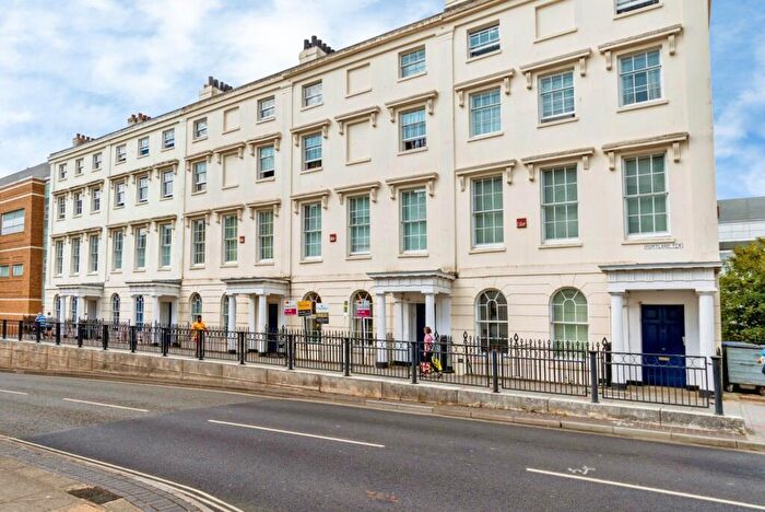 3 Bedroom Flat For Sale In Portland Terrace, Southampton, Hampshire, SO14