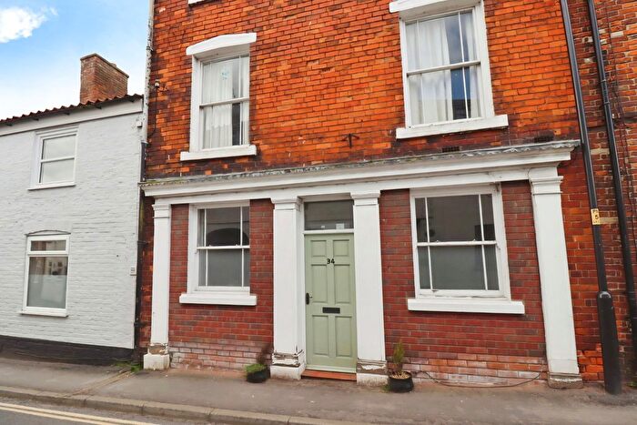 2 Bedroom Flat For Sale In South Street, Caistor, LN7