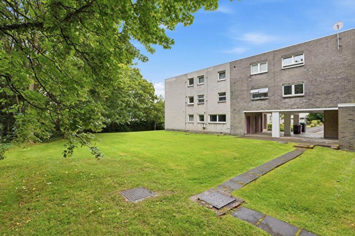 2 Bedroom Flat For Sale In / Mortonhall Park Crescent, Edinburgh, EH17