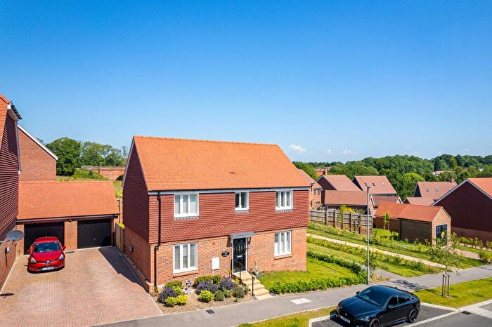 4 Bedroom Detached House For Sale In Butlers Way, East Grinstead, RH19