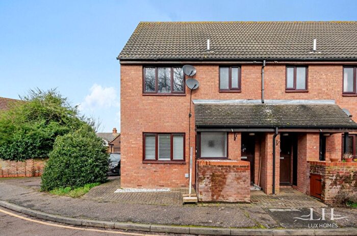 1 Bedroom Maisonette For Sale In Consort Close, Brentwood, CM14