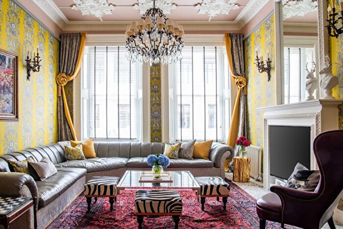 3 Bedroom Flat For Sale In Princes Gate, Knightsbridge, London, United Kingdom, SW7