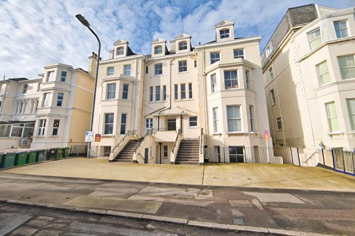3 Bedroom Flat For Sale In Trinity Gardens, Folkestone, Kent, CT20