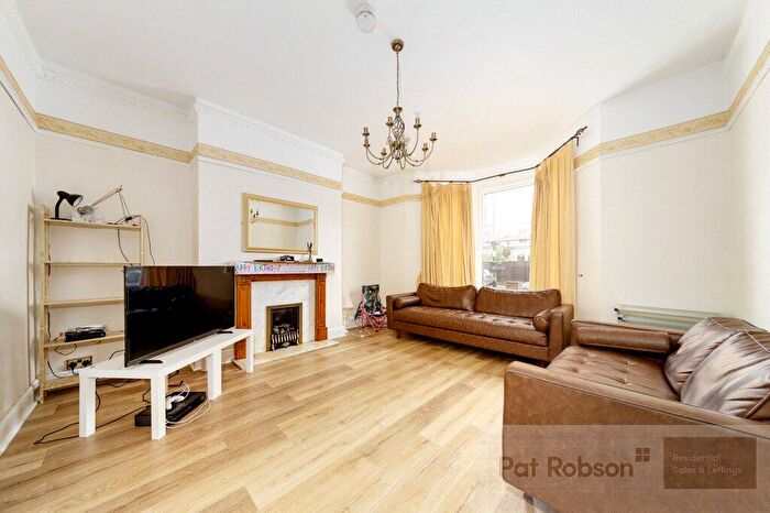 6 Bedroom Terraced House To Rent In Holly Avenue, Jesmond, Newcastle Upon Tyne, Tyne And Wear, NE2