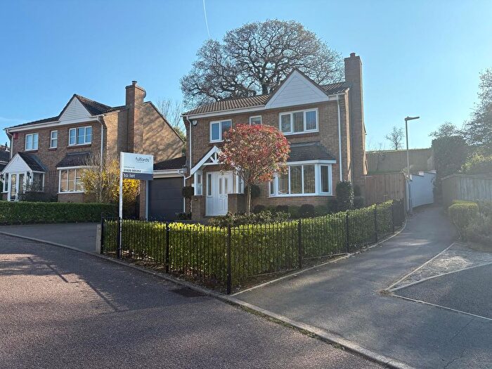 4 Bedroom Property To Rent In Holman Close, Dawlish, EX7