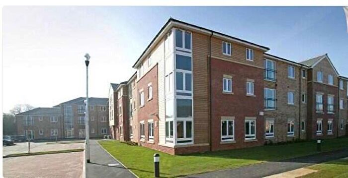 2 Bedroom Flat To Rent In Flat The Spinney Neath Court Eye, PE6