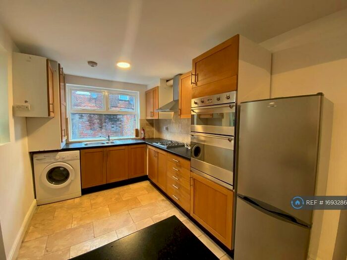 3 Bedroom Terraced House To Rent In Cadogan Street, Manchester, M14