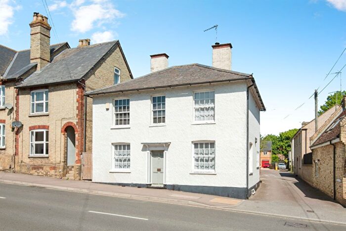 4 Bedroom Detached House For Sale In Baldock Street, Royston, SG8