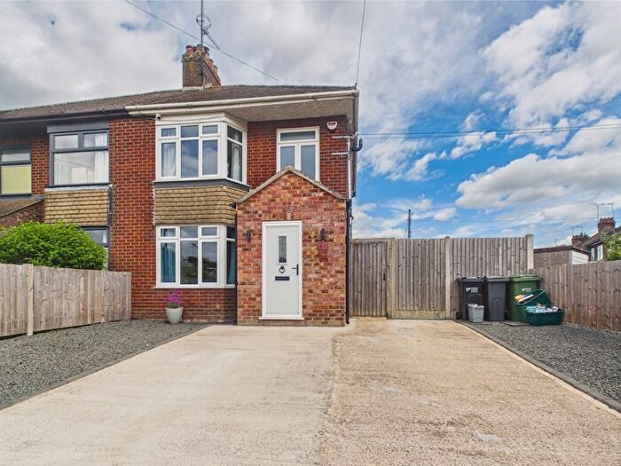 3 Bedroom Semi-Detached House For Sale In Crescent Road, Stonehouse, GL10