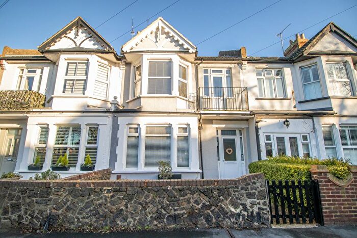 1 Bedroom Flat For Sale In Lifstan Way, Southend-on-Sea, SS1