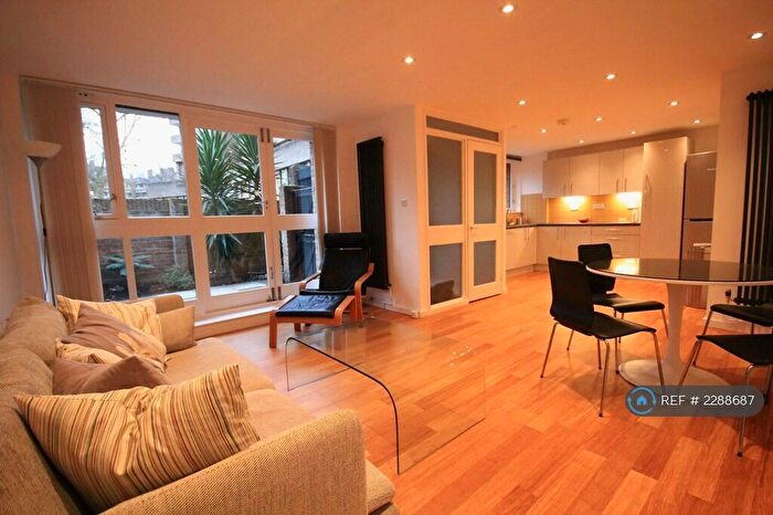 2 Bedroom Maisonette To Rent In Cloysters Green, London, E1W