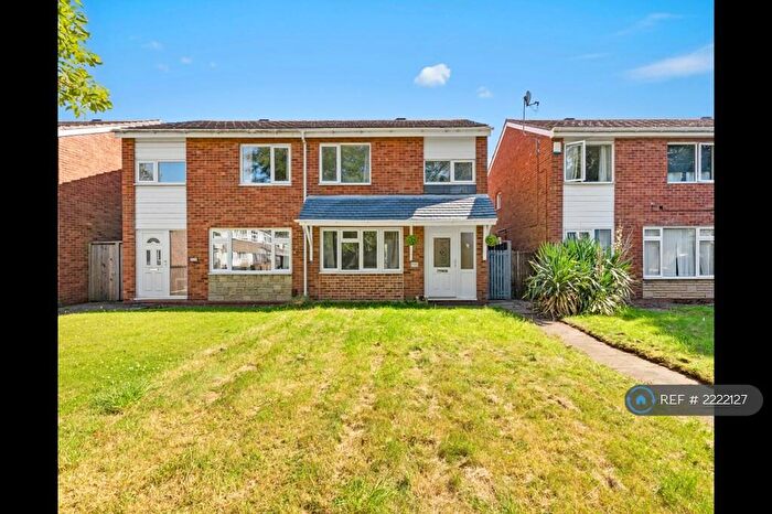 3 Bedroom Semi-Detached House To Rent In Hatchford Walk, Birmingham, B37