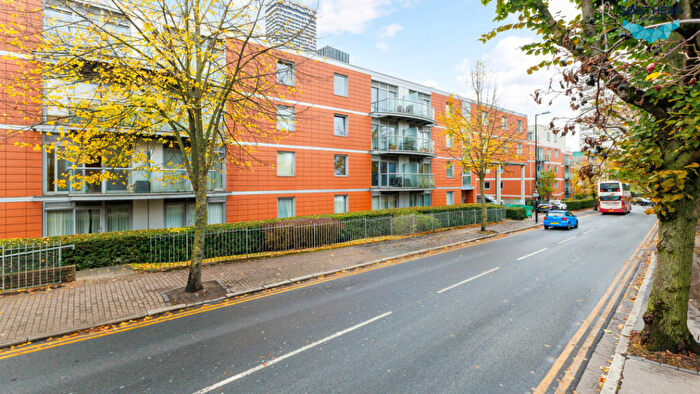 1 Bedroom Flat For Sale In Longitude Apartments, Addiscombe Grove, Croydon, CR0