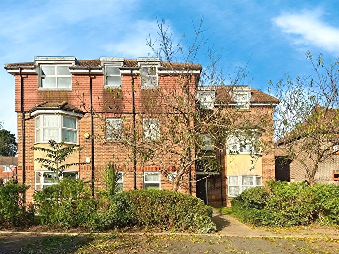 2 Bedroom Flat To Rent In Main Street, Feltham, TW13