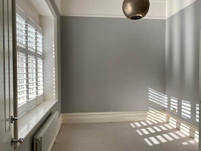 2 Bedroom Apartment To Rent In Woking, Surrey, GU22