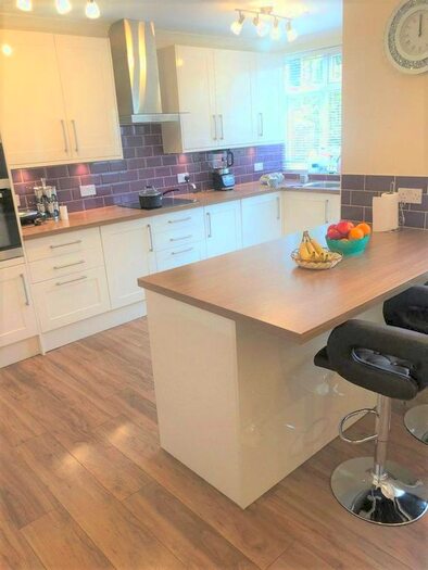Property To Rent In Malvern Drive, Ilford, IG3