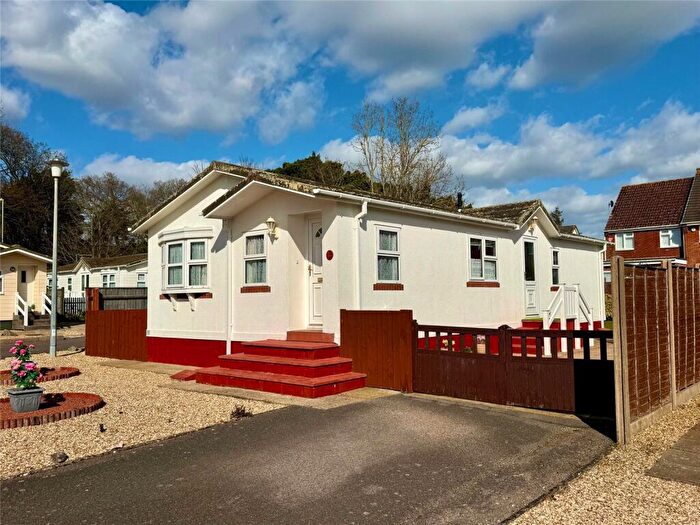 2 Bedroom Park Home For Sale In Hurst Close, Naish Estate, New Milton, Hampshire, BH25