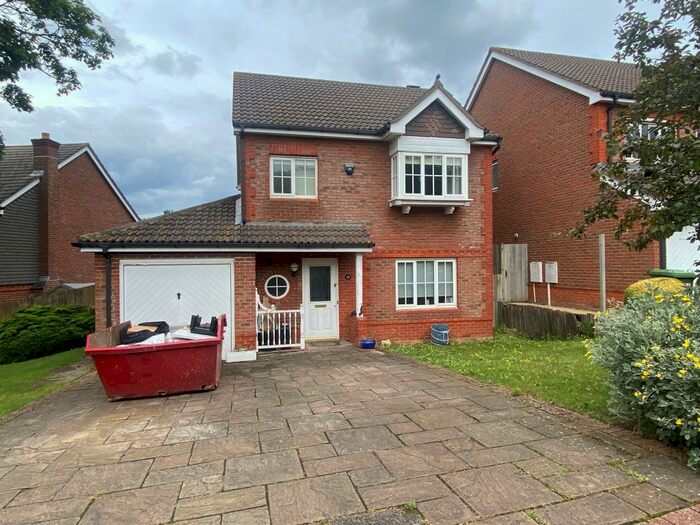 3 Bedroom Detached House To Rent In Tregony Road, Orpington, Kent, BR6